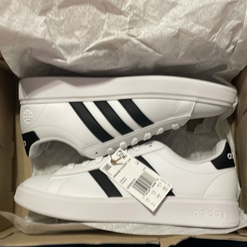 NWT adidas Grand Court 2.0 Sz 9